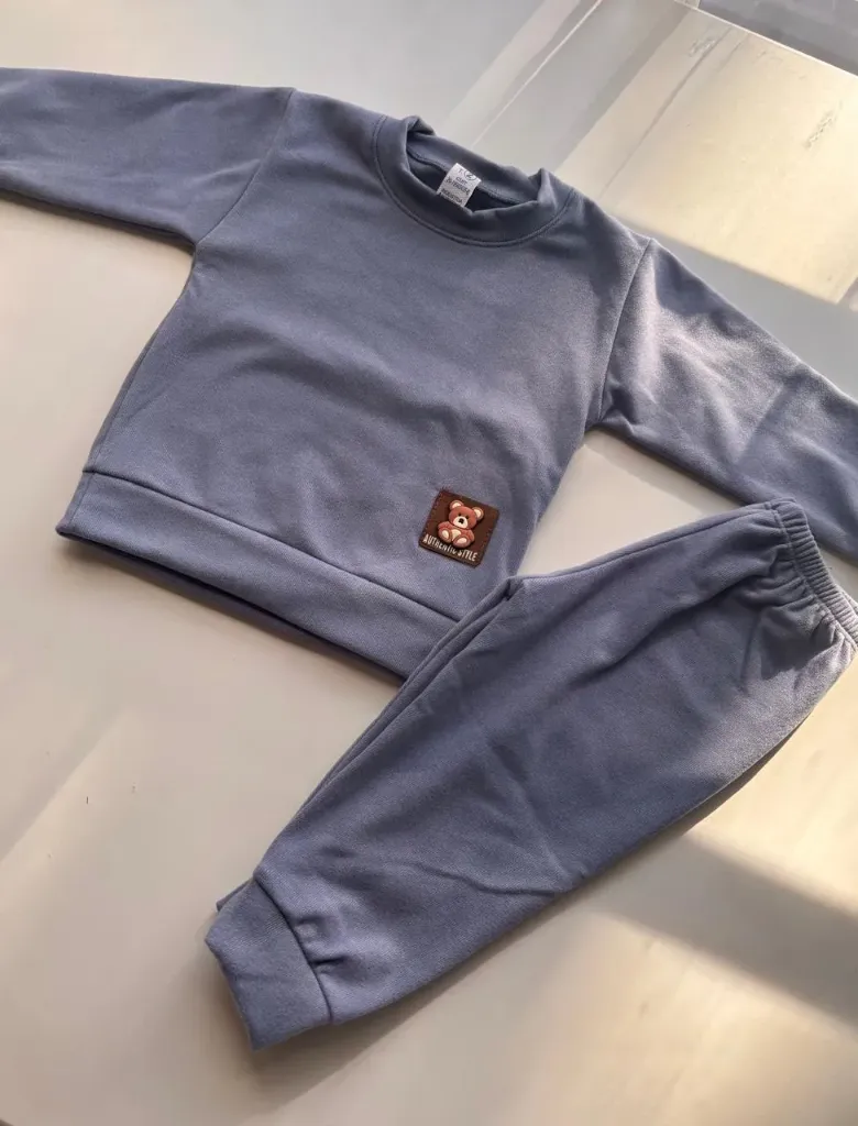 CONJUNTO DARLON LISO CON APLIQUE OSITO